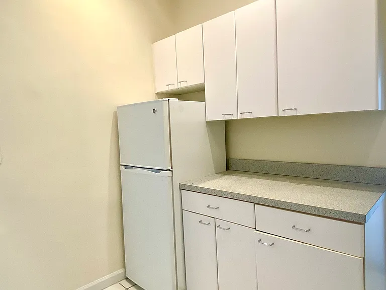 431 E 83rd St #4D — Photo 6