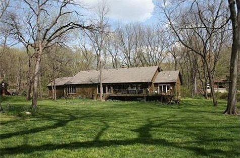 4th image of 829 Lake Forest
