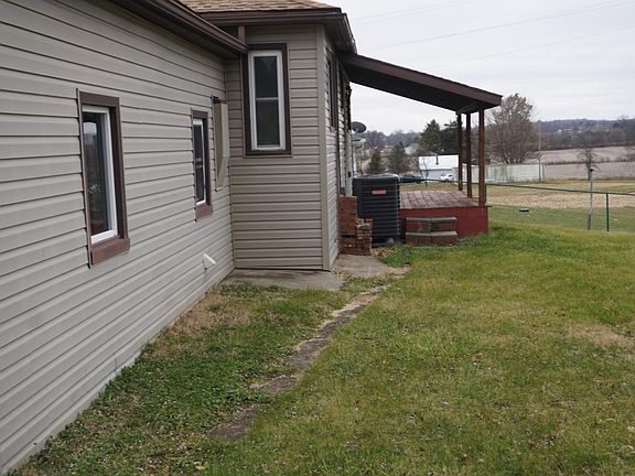 2nd image of 565 Thornwood Dr