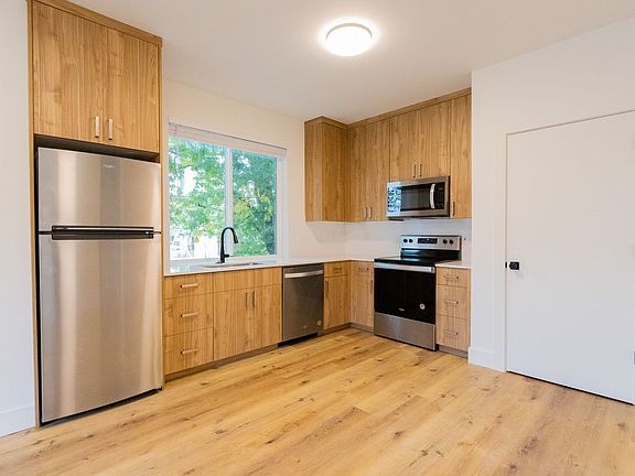 4th image of 8080 N Willamette Blvd #201