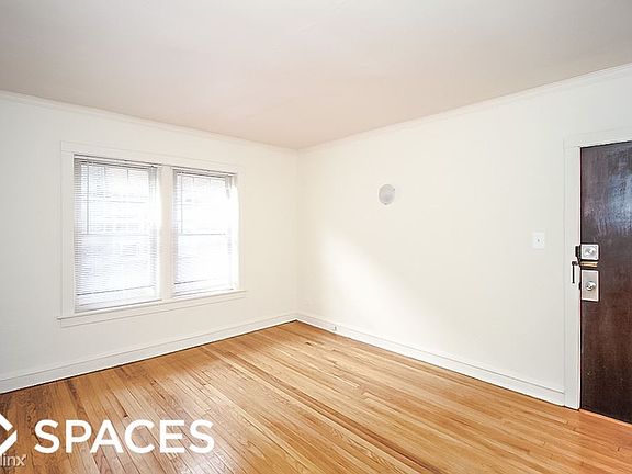 5th image of 2100 W Ainslie St #2106S2