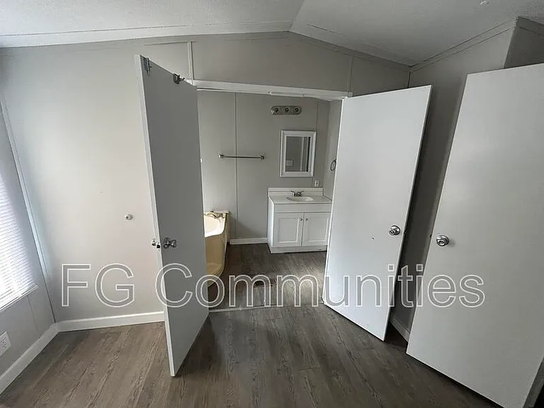 188 Golden Oaks Ln — Photo 10