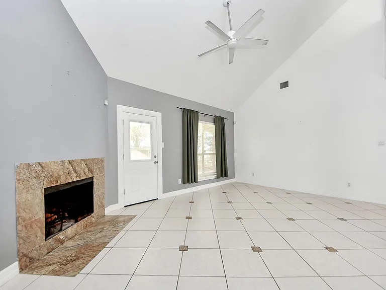 18315 Brenwood Manor Dr — Photo 8