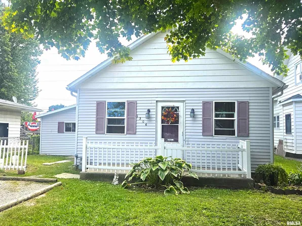 1306 N Kankakee St, Lincoln, IL 62656