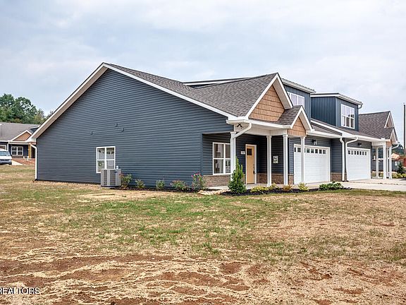 3rd image of 7307 Whispering Pines Ln
