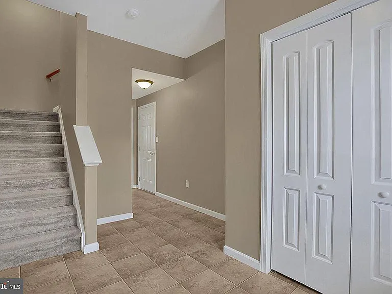 6395 Creekbend Dr — Photo 2