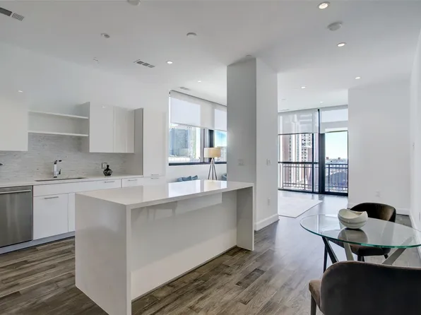 1211 Caroline St #1001, Houston, TX 77046