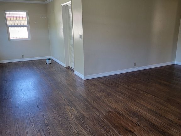 5th image of 1621 W 84th Pl #1623