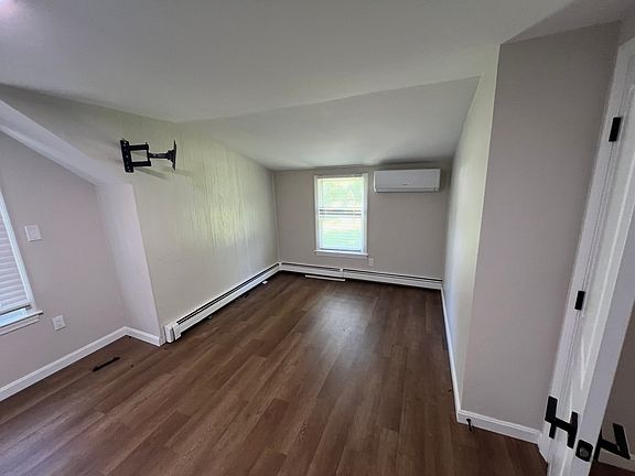 5th image of 53 Crescent St