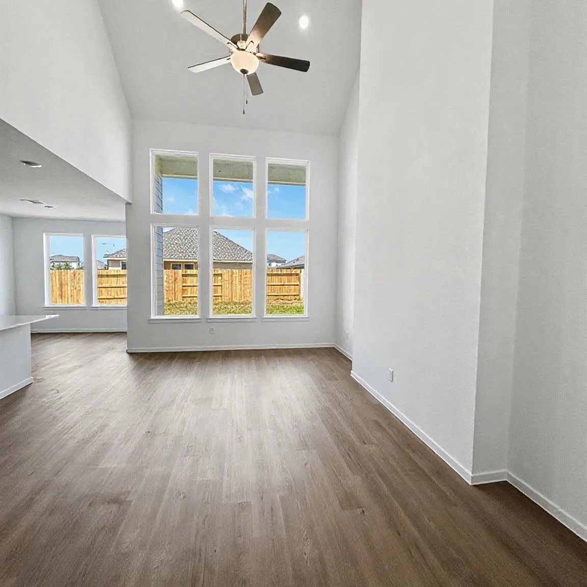 4 bed, 3.0 bath, 2645 sqft, $3,025 — Photo 4