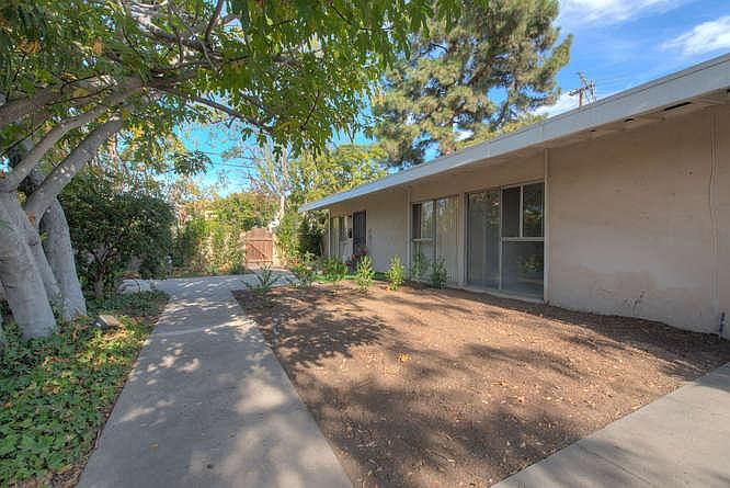 1st image of 12758 Oxnard St #One