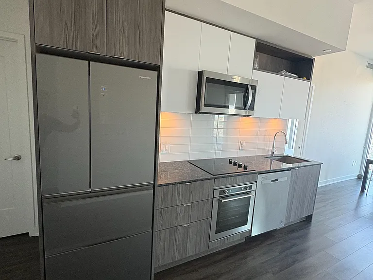 60 Princess St #1716 — Photo 18