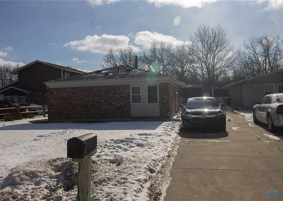 2nd image of 9725 Oak Bend Ave