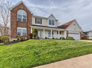 2507 Johnson Place Dr, Ballwin, MO 63021