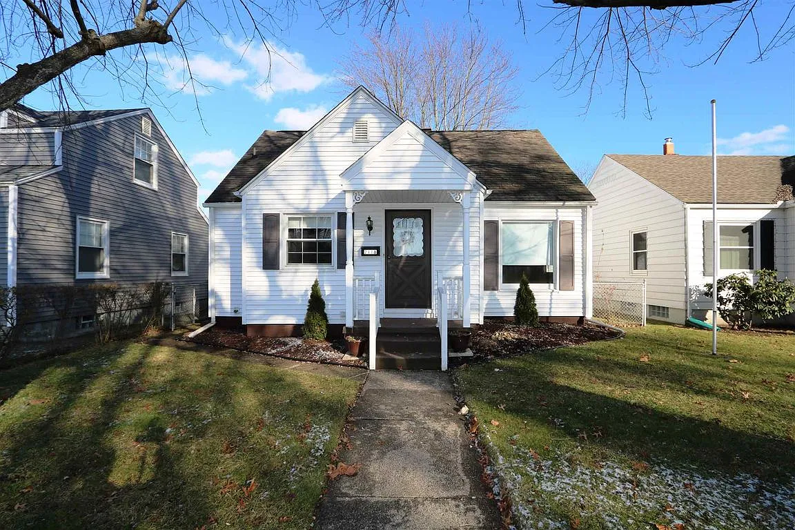 2118 Parkview Pl photo 1