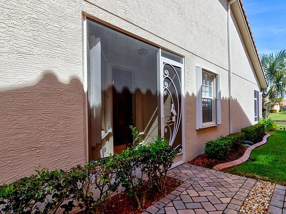 2nd image of 6370 Oxford Cir Unit 104D