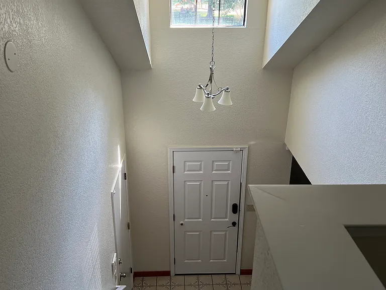1179 Seamas Ave — Photo 9