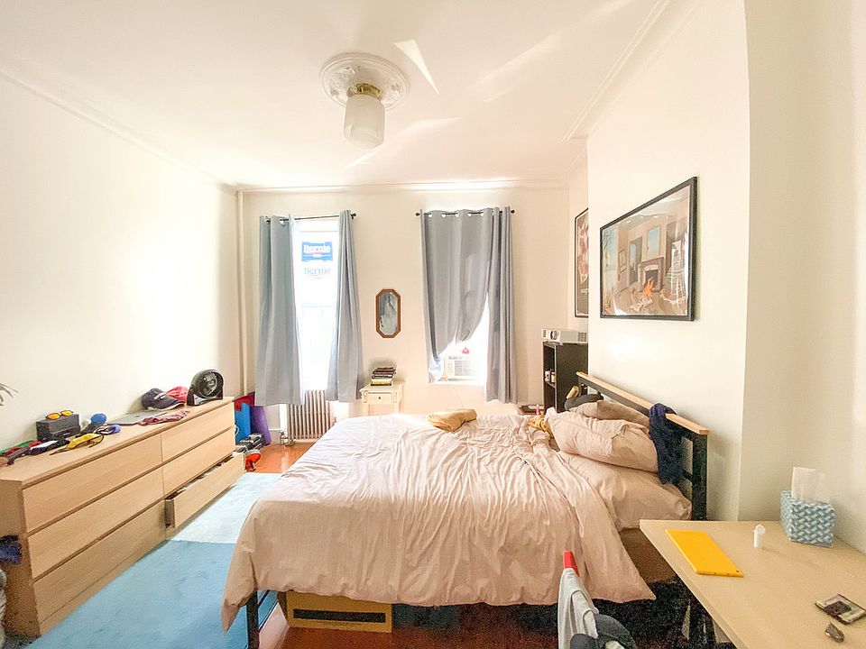 1st image of 258 Melrose St APT 2L