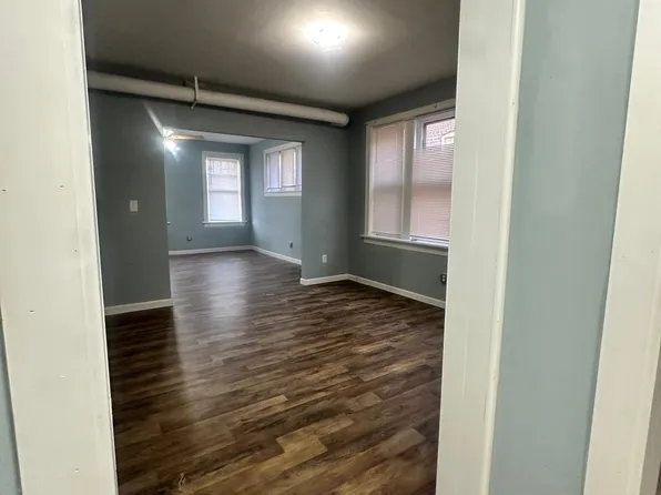 2 2nd Floor 5223, Saint Louis, MO 63115