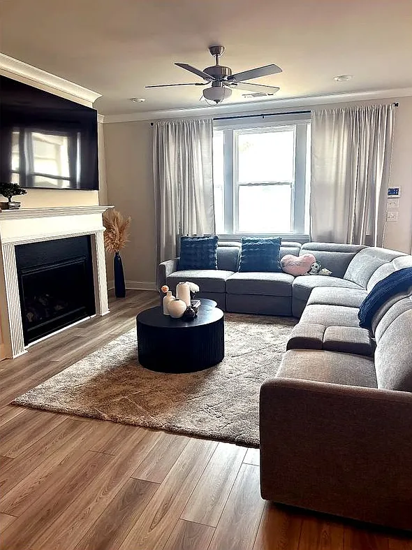 5 bed, 4.0 bath, 3296 sqft, $3,500 — Photo 3