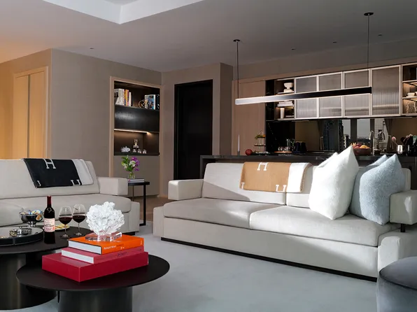 685 5th Avenue image 3 of 17