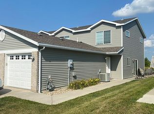 507 Pointe Ct SW, Rochester, MN 55902