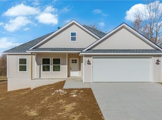 195 Mae St, Huntsville, AR 72740