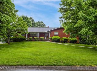 5710 Chesswood Dr, Knoxville, TN 37912
