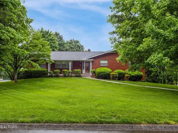 5710 Chesswood Dr, Knoxville, TN 37912