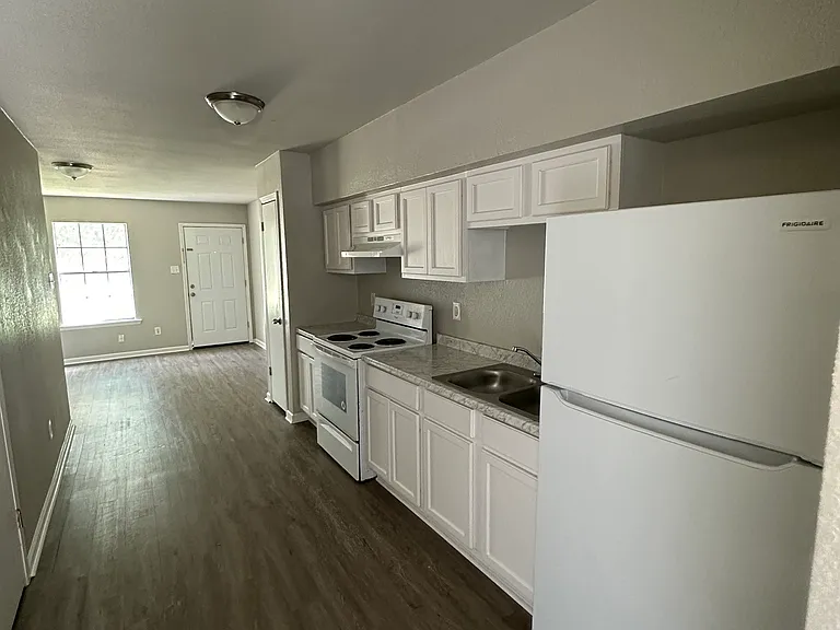 419 Tammy Lynn Dr #H — Photo 2