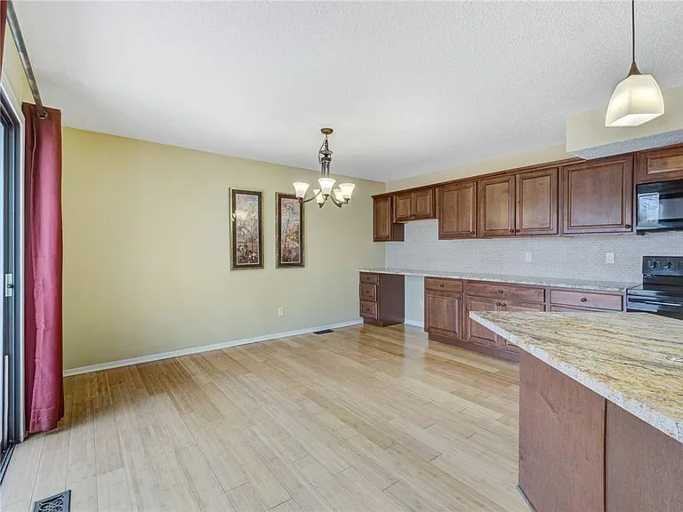 11411 Nieman Rd — Photo 11