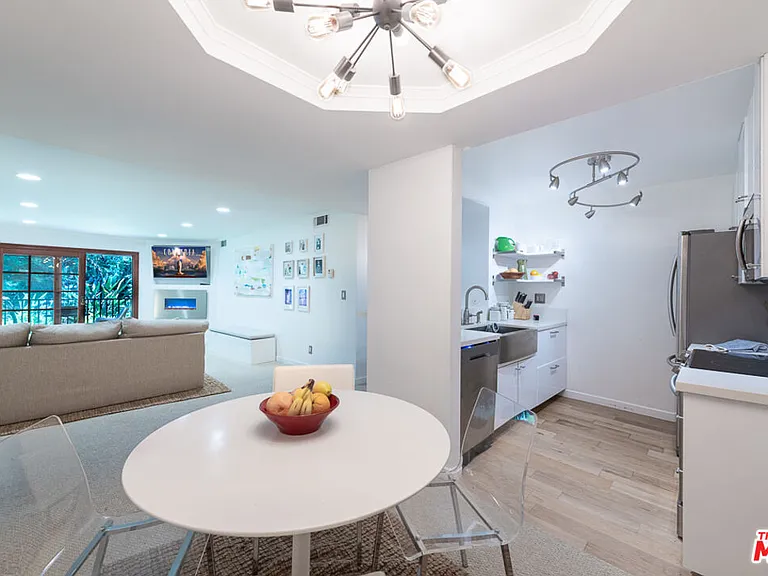 1230 Horn Ave #521 — Photo 8