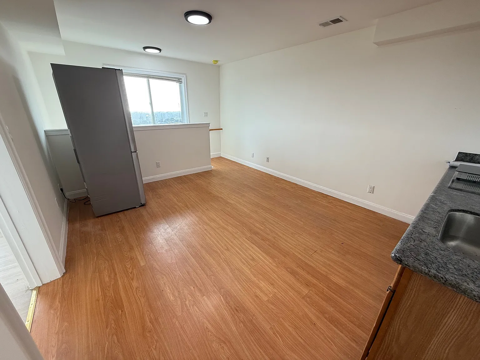 2 bed, 450 sqft, $2,500 — Photo 1