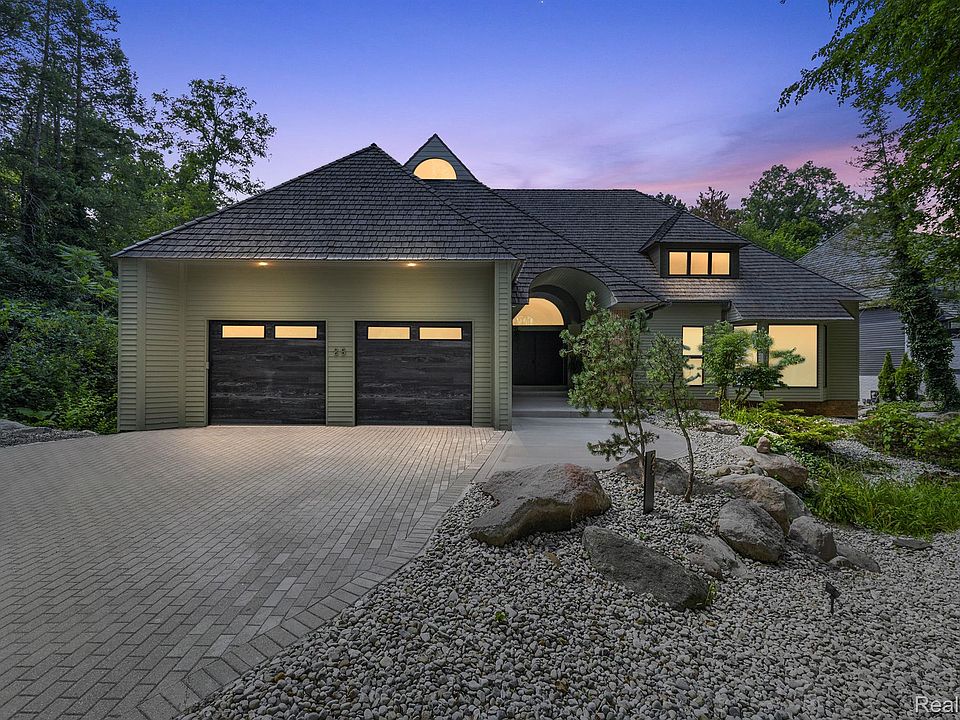 1st image of 25 Scenic Oaks Dr