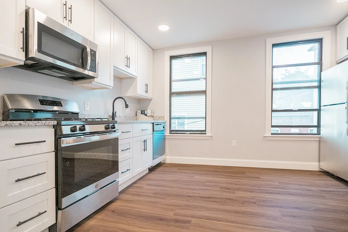 Building Photo - 344 Saratoga St #2L