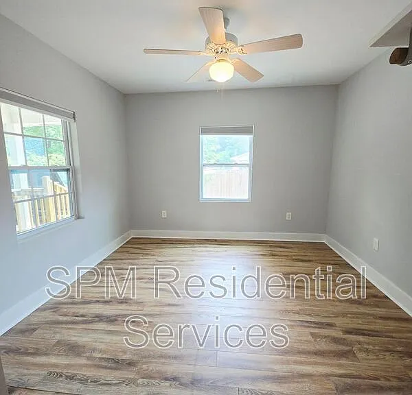 107 Myrtle Ave — Photo 6