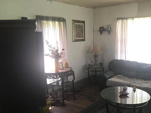 3rd image of 516 Davids St