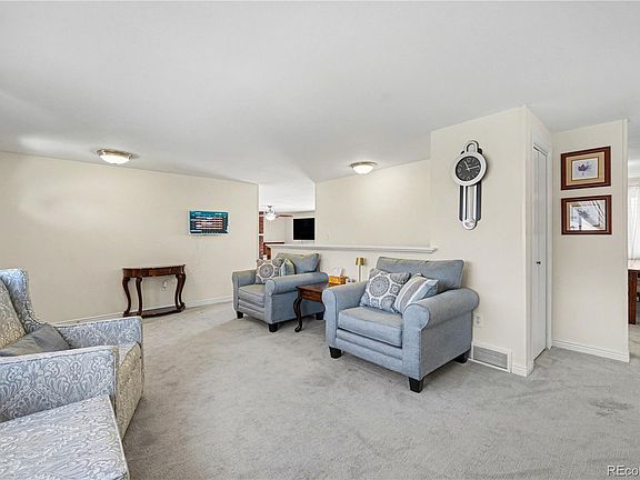 4th image of 2640 Glendevey Drive