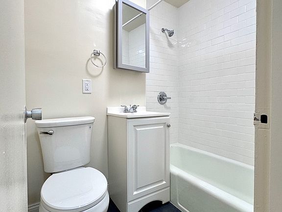 5th image of 311 E 14th St APT 4A