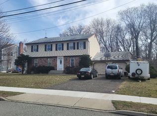 237 Sollas Ct, Ridgewood, NJ 07450