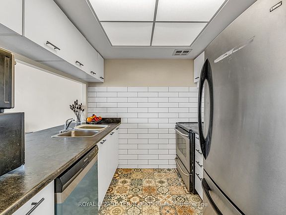 5th image of 250 Webb Dr #1512