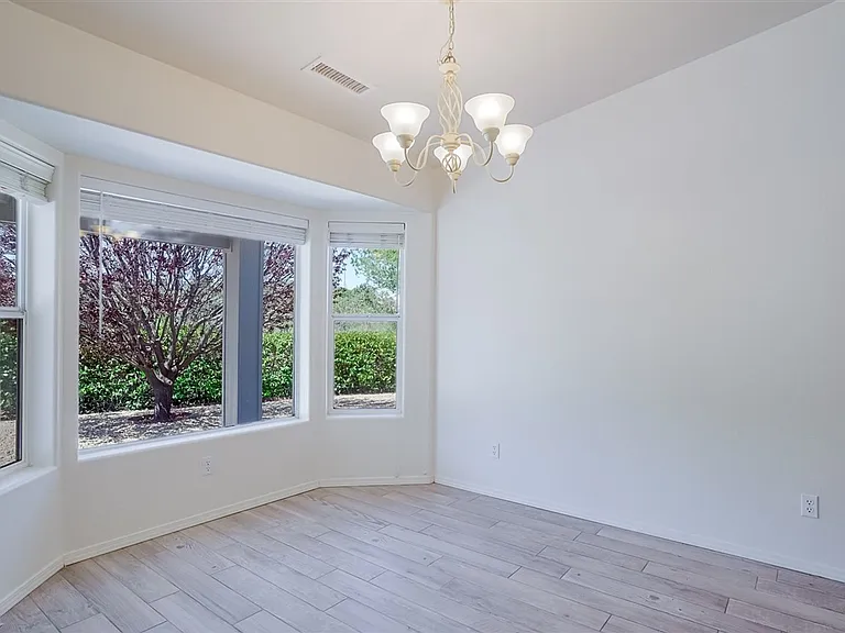 379 Badger Ct — Photo 15