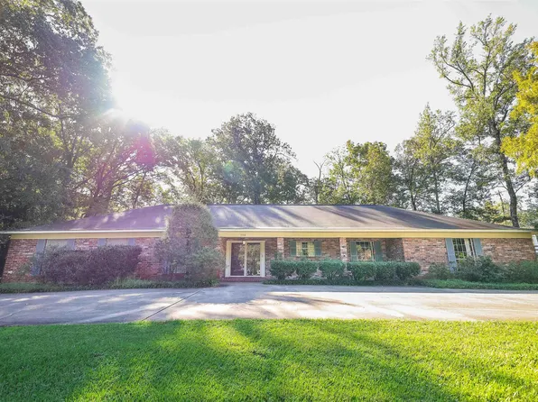 102 Millcreek Dr, El Dorado, AR 71730