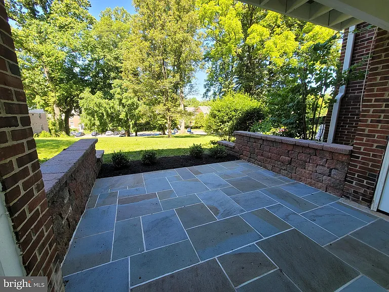 367 Homeland Southway #1B — Photo 11