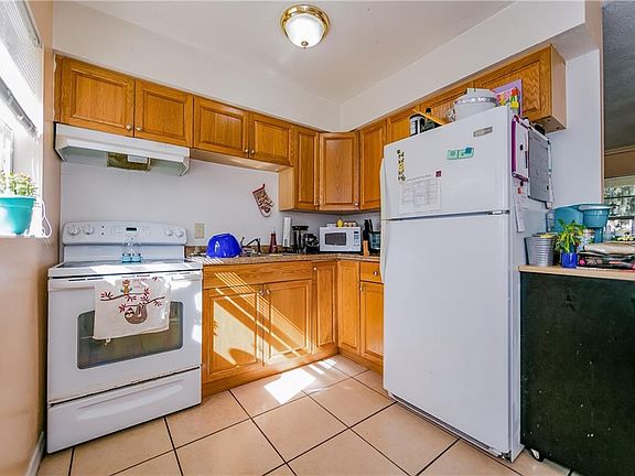 3rd image of 780 E Birchwood Cir