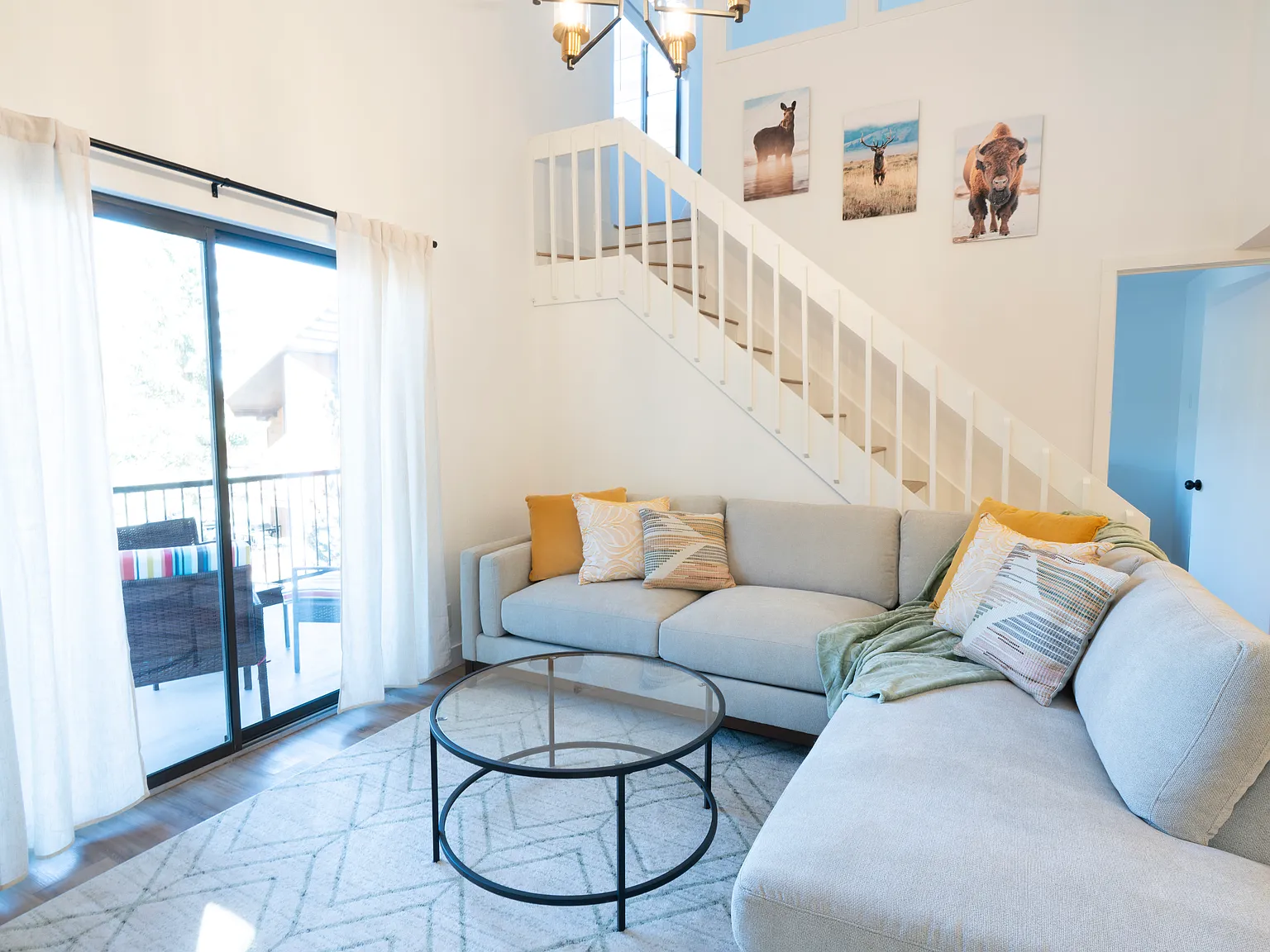 3 bed, 1080 sqft, $3,500 — Photo 2