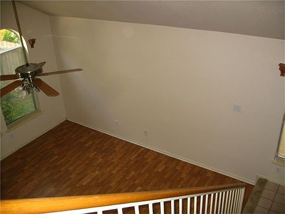 5th image of 208 Natali St