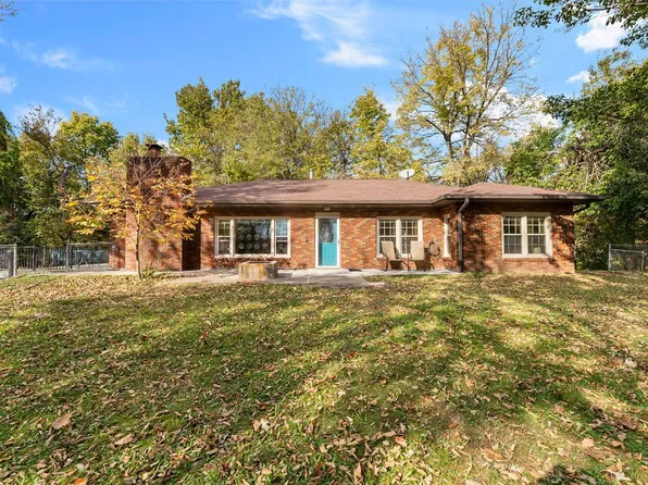 2701 Blackhawk Rd, Rock Island, IL 61201