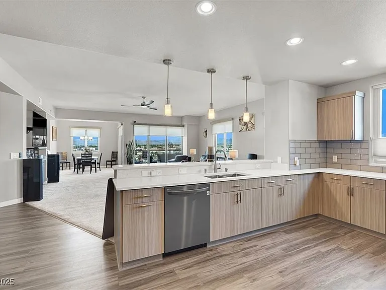 8255 Las Vegas Blvd S #722 — Photo 11