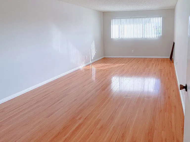 718 N Monterey St — Photo 53